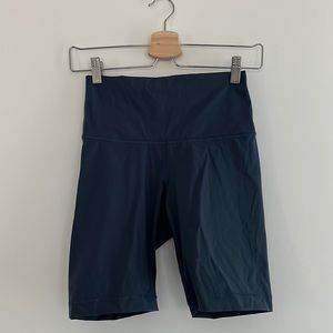 Everlane Perform Bike Short Atlantic S
